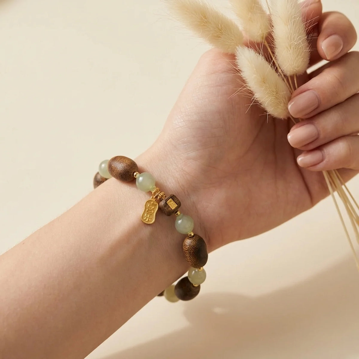 Jade und Holz Perlenarmband
