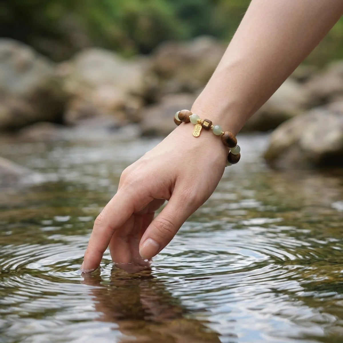 Jade und Holz Perlenarmband