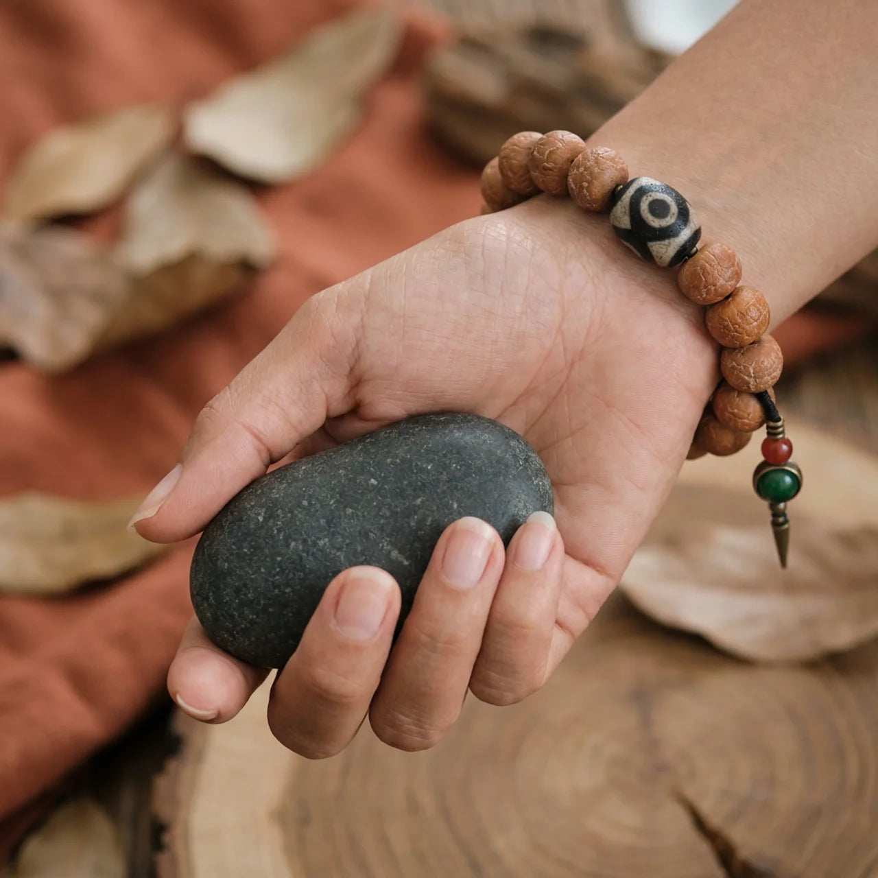 Bodhi Seed Dzi Bead Peace Charm Wrist Mala