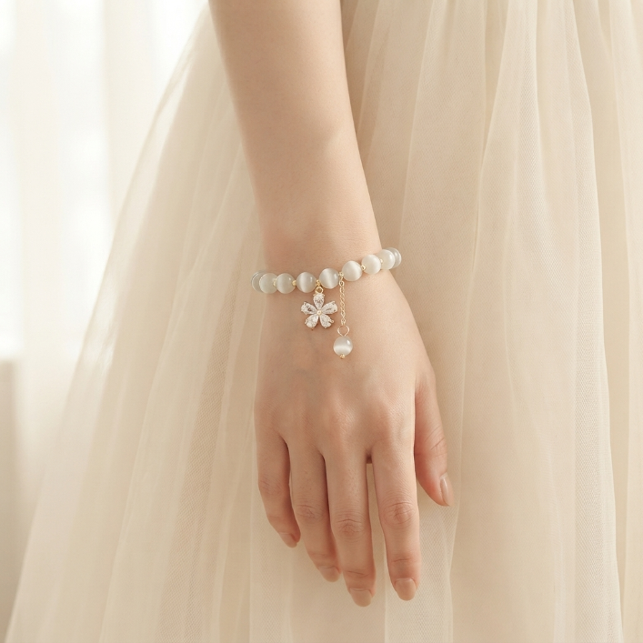 Cat's Eye Flower Charm Beaded Bracelet