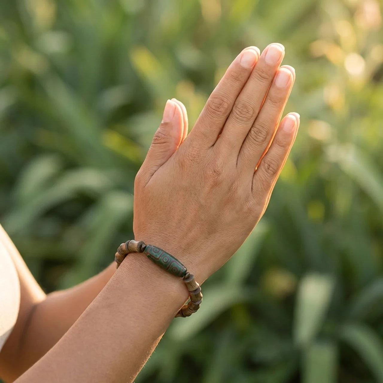 Green Sandalwood Nine Eye Dzi Bead Bracelet