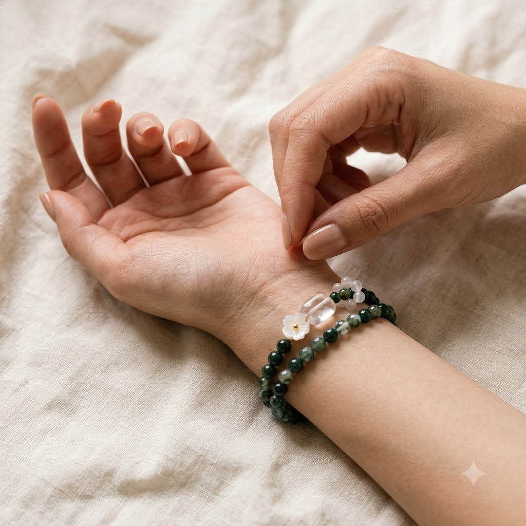 Green Sandalwood Cat Eye Bracelet