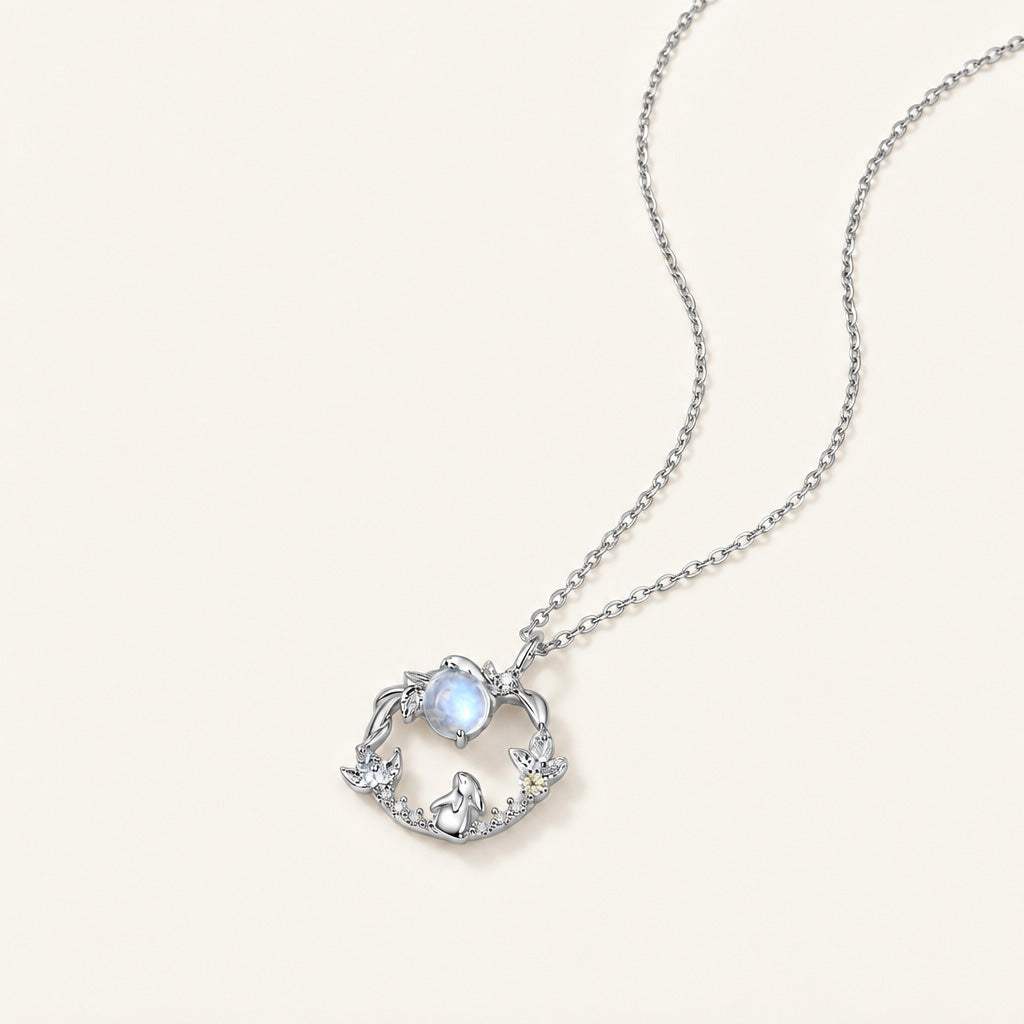 Collier pendentif lapin en argent avec pierre de lune