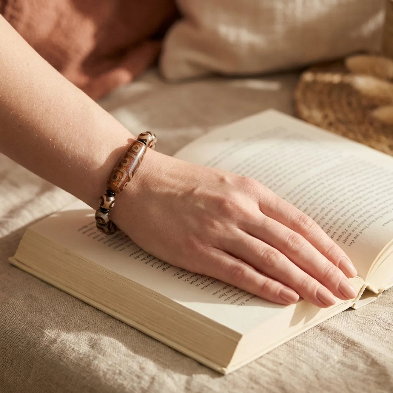 Natural Agate Nine Eye Dzi Bead Bracelet