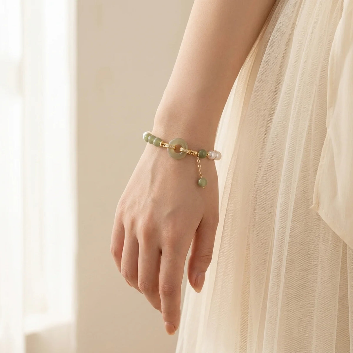 Natural Jade Pearl Peace Buckle Bracelet