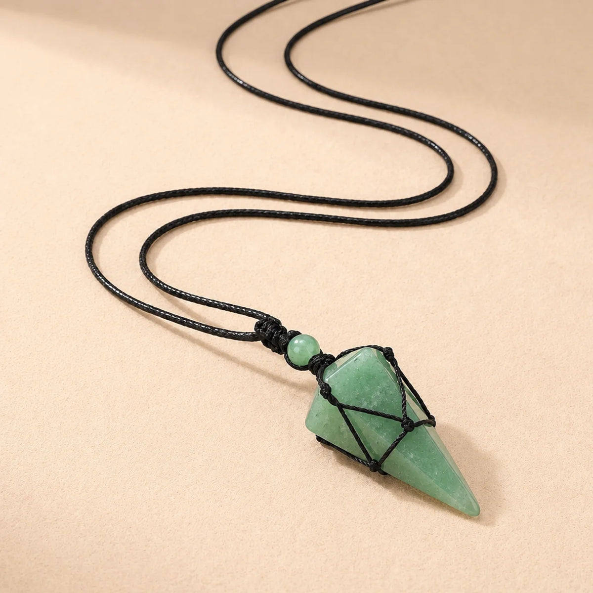 Collier Pendentif Pointe de Cristal Naturelle