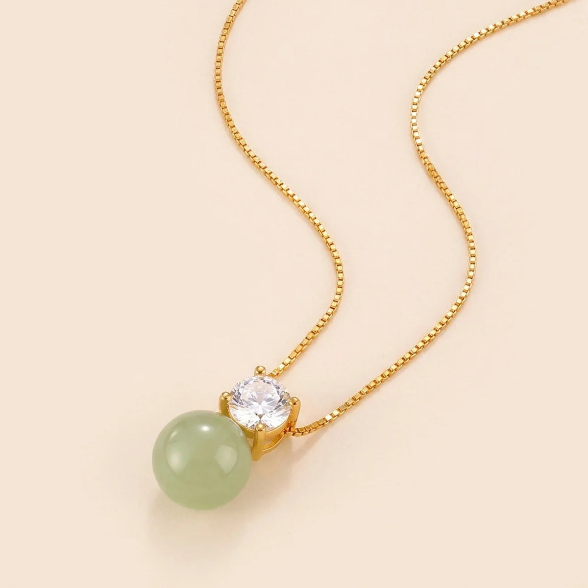 Halsband med lyckopärla av naturlig jade