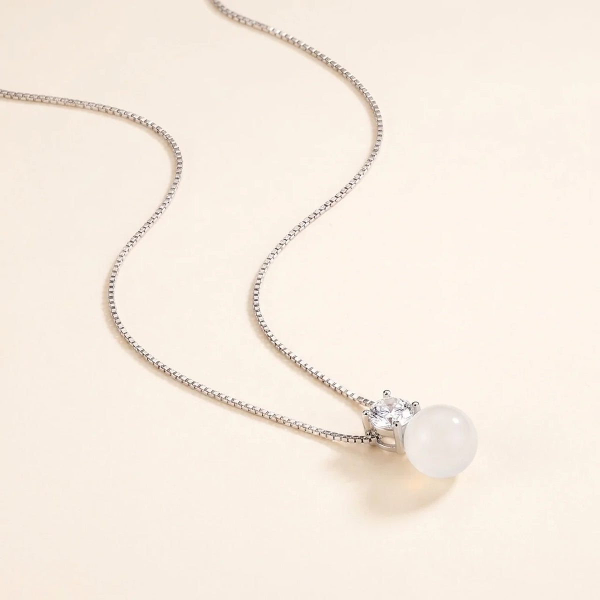 Halsband med lyckopärla av naturlig jade