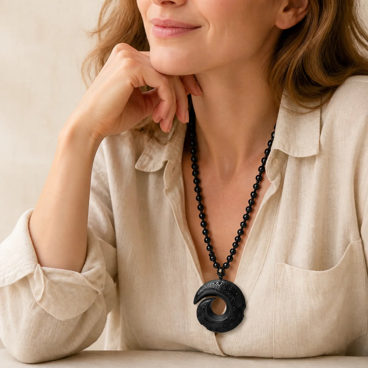 Collier Pendentif Boucle de Paix en Obsidienne Naturelle