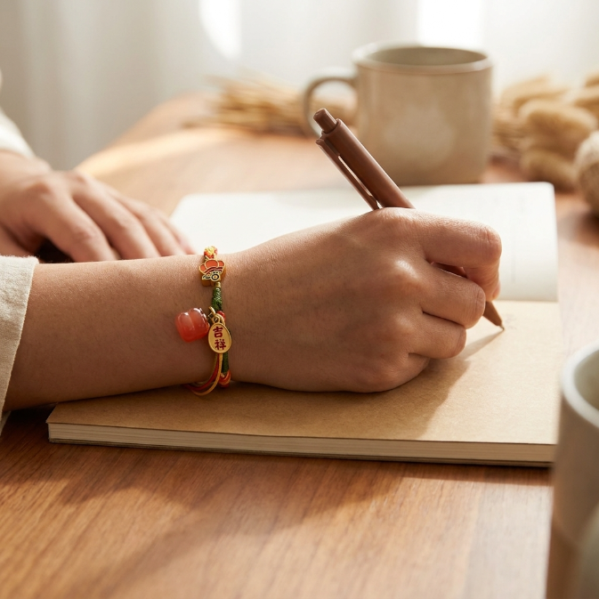 Red Agate Lucky Knot Bracelet