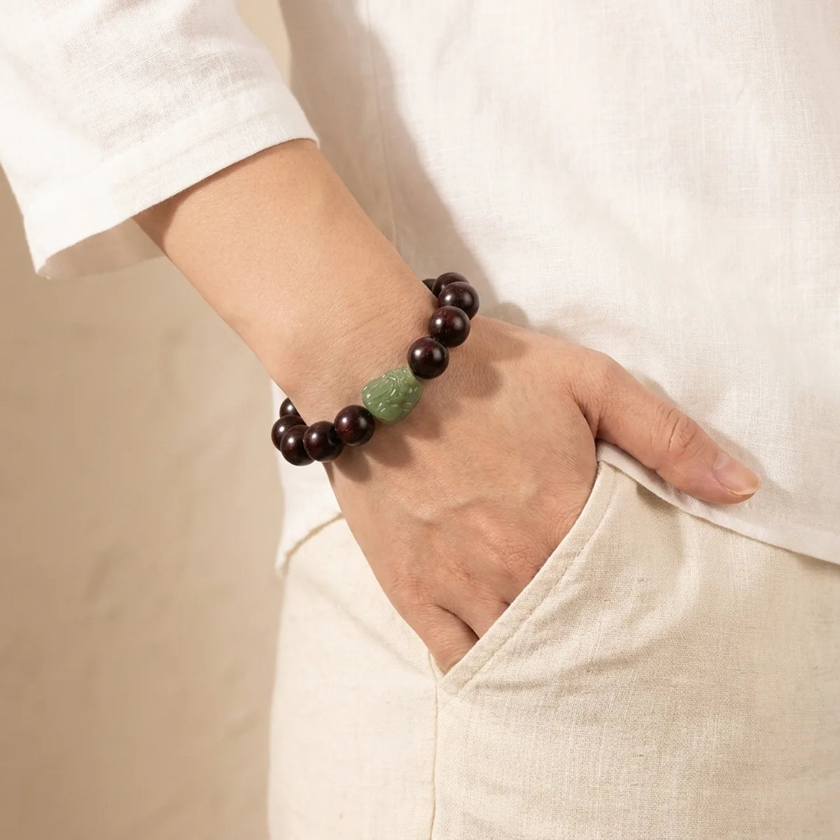 Sandalwood Hetian Jade Pixiu Bead Bracelet